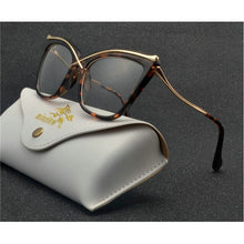 Load image into Gallery viewer, Fashion oversized leopard frame sun photochromic women reading glasses man retro HD Discoloration reading glasses FML